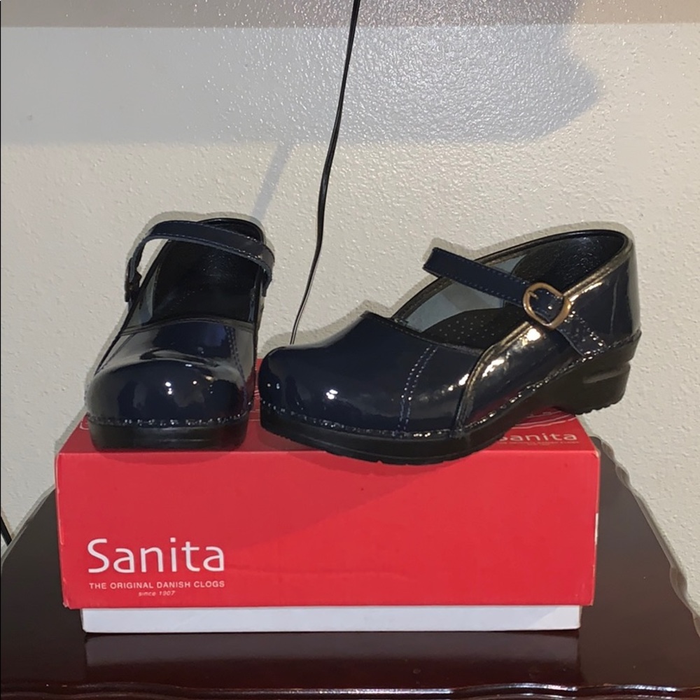 Sanita Patent Navy Clogs